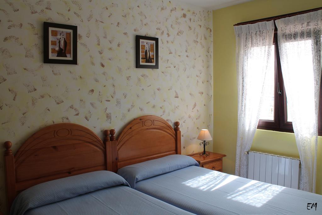 Pension Vega De Pas Comillas Exterior foto